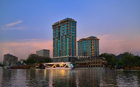 فندق وكازينو فورسيزونز فرست ريزيدنس القاهرة